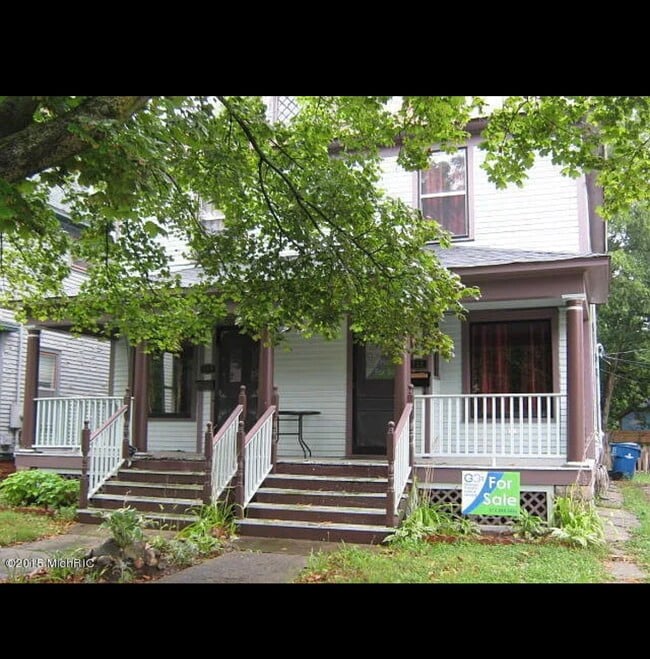Building Photo - 712 W Lovell St
