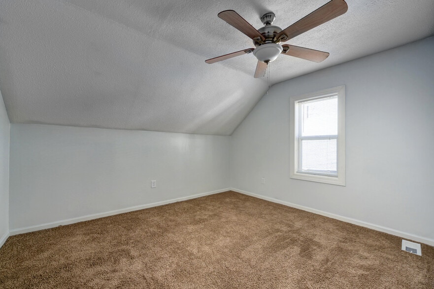bedroom 1 - 3115 Hancock Ave