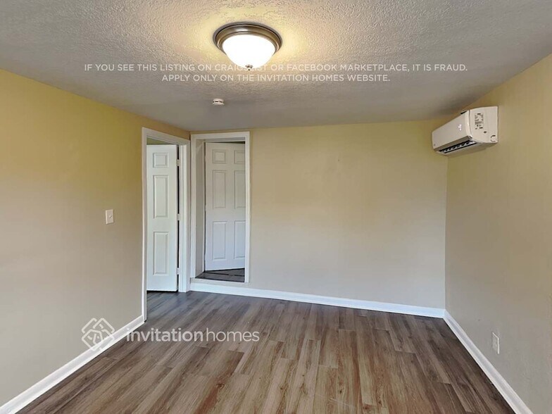 Building Photo - 1633 NW 15th Pl