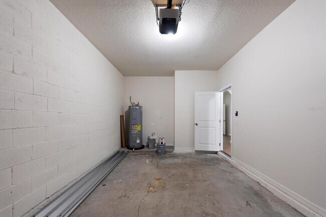 Building Photo - 424 Newmont Cir