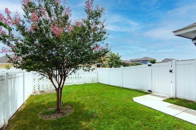 Building Photo - 18405 Tallgrass Prairie Dr