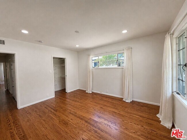 Building Photo - 1796 E Mendocino St