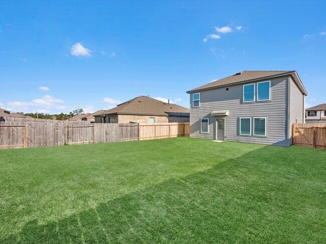 Building Photo - 25433 Carnation Ct