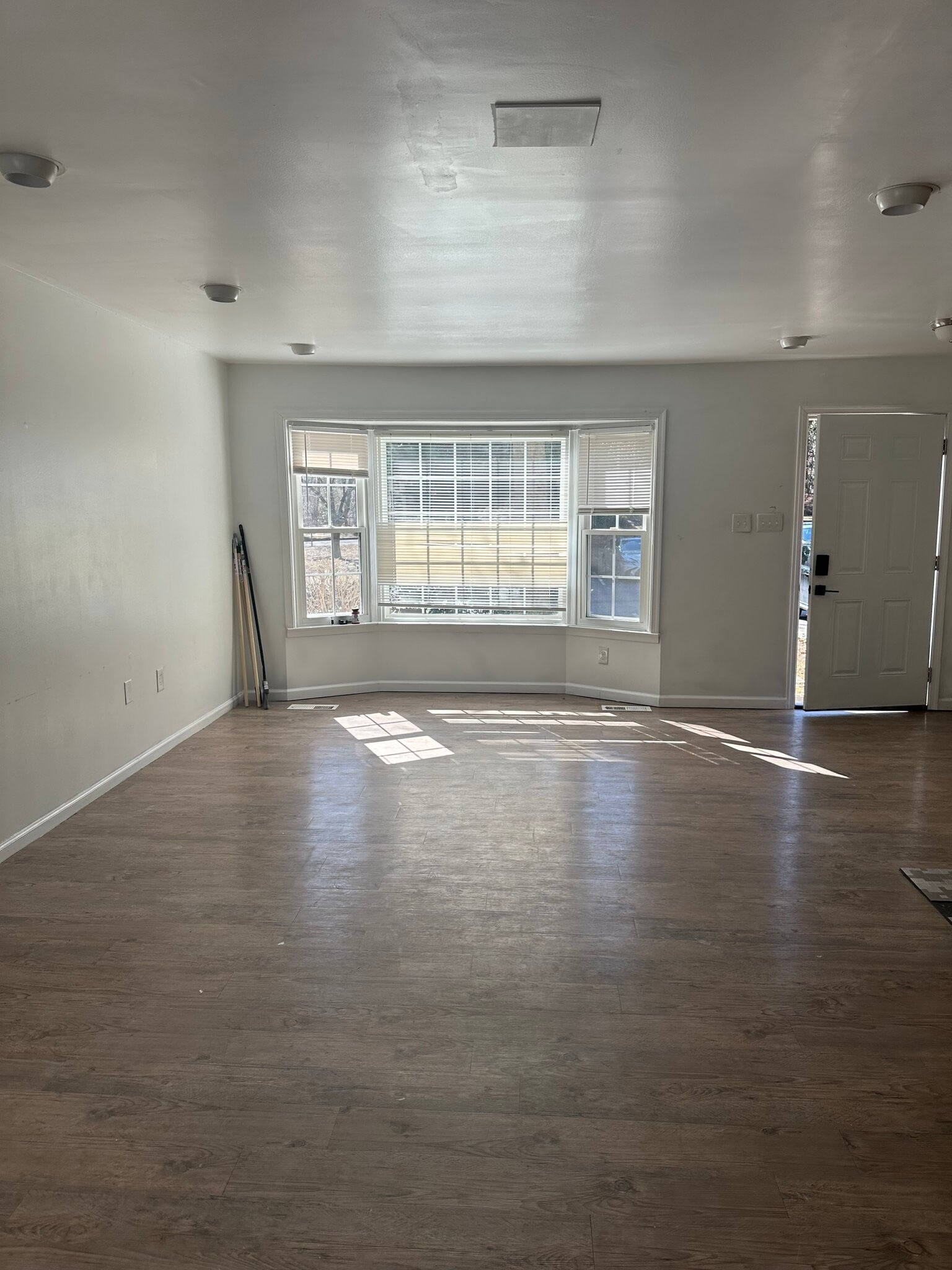 Building Photo - 6913 Woodstream Ln