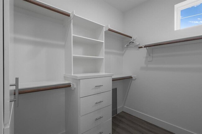 Building Photo - 6415 Bowling Green St