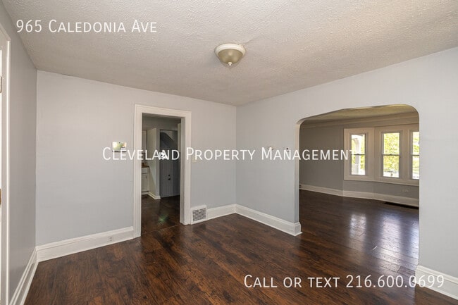 Building Photo - 965 Caledonia Ave