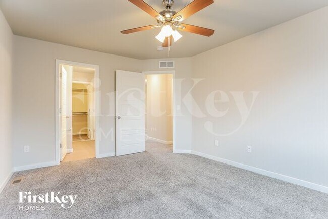 Building Photo - 6602 Shadow Star Dr