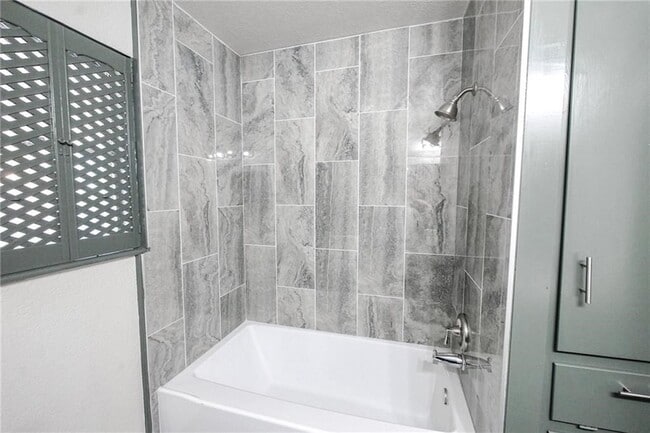 Building Photo - 3606 San Blas Dr