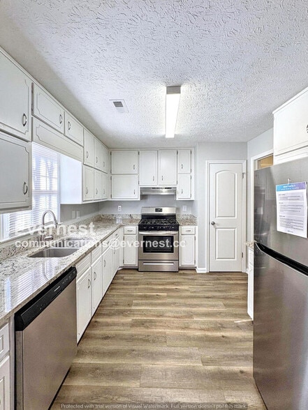 Building Photo - 95 Rosebud Ln