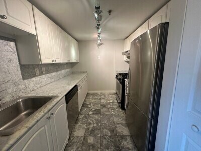 Building Photo - 15 N Beacon St