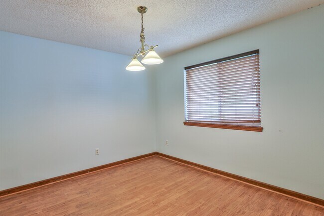 Building Photo - 1609 Willow Bend Way