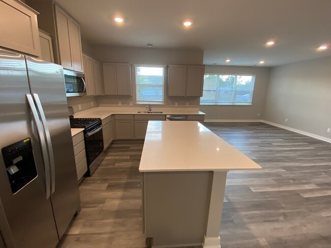 Building Photo - 17079 Dysart Pl