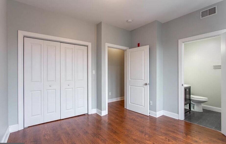 Building Photo - 2478 Frankford Ave