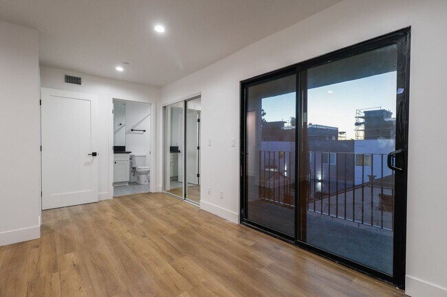 Building Photo - 4647 Pickford St