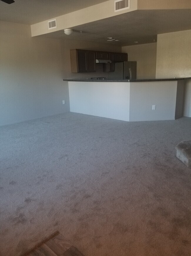 Building Photo - 2238 S 37th Dr