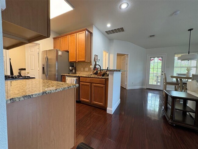 Building Photo - 16100 S Great Oaks Dr
