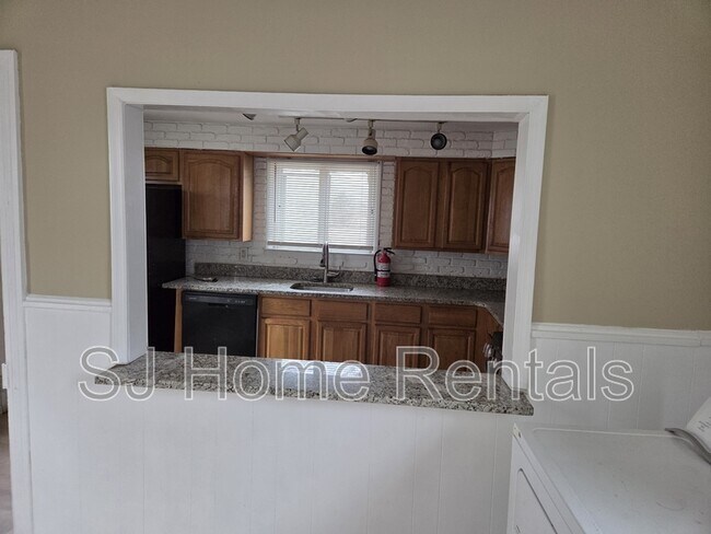 Building Photo - 649 Bordentown Rd