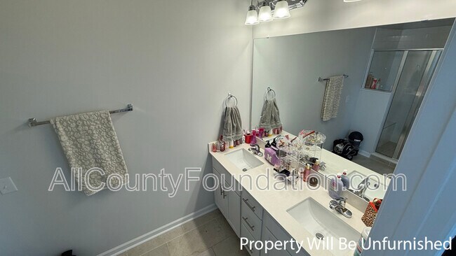 Building Photo - 612 Southview Ln
