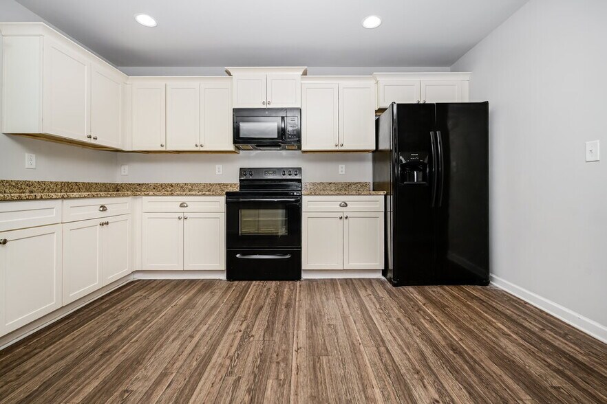 Building Photo - 405 Invector Ct