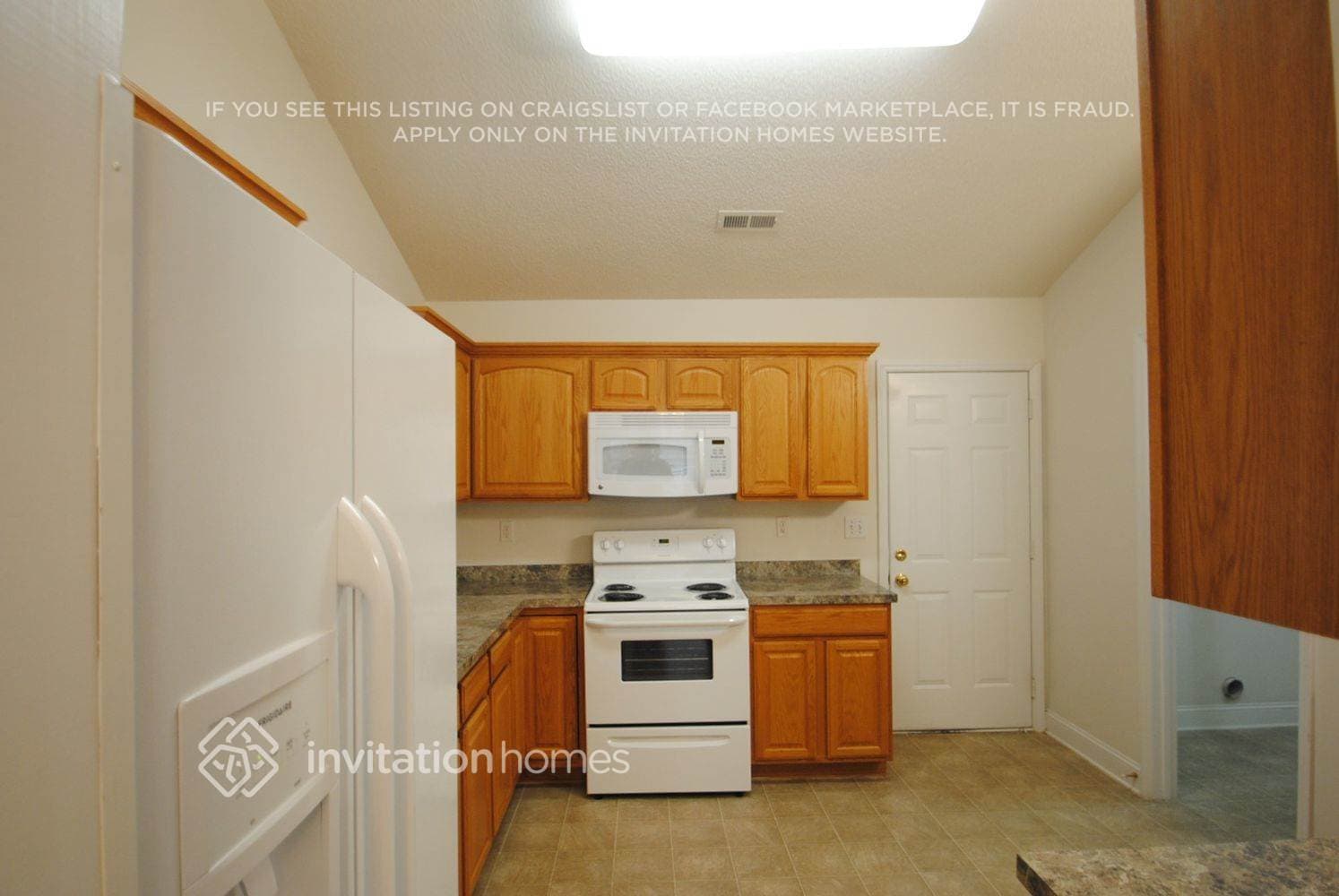 Building Photo - 8427 Quail Hollow Dr