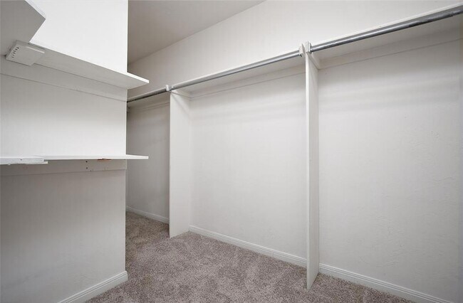 Building Photo - 336 Lariat Cir