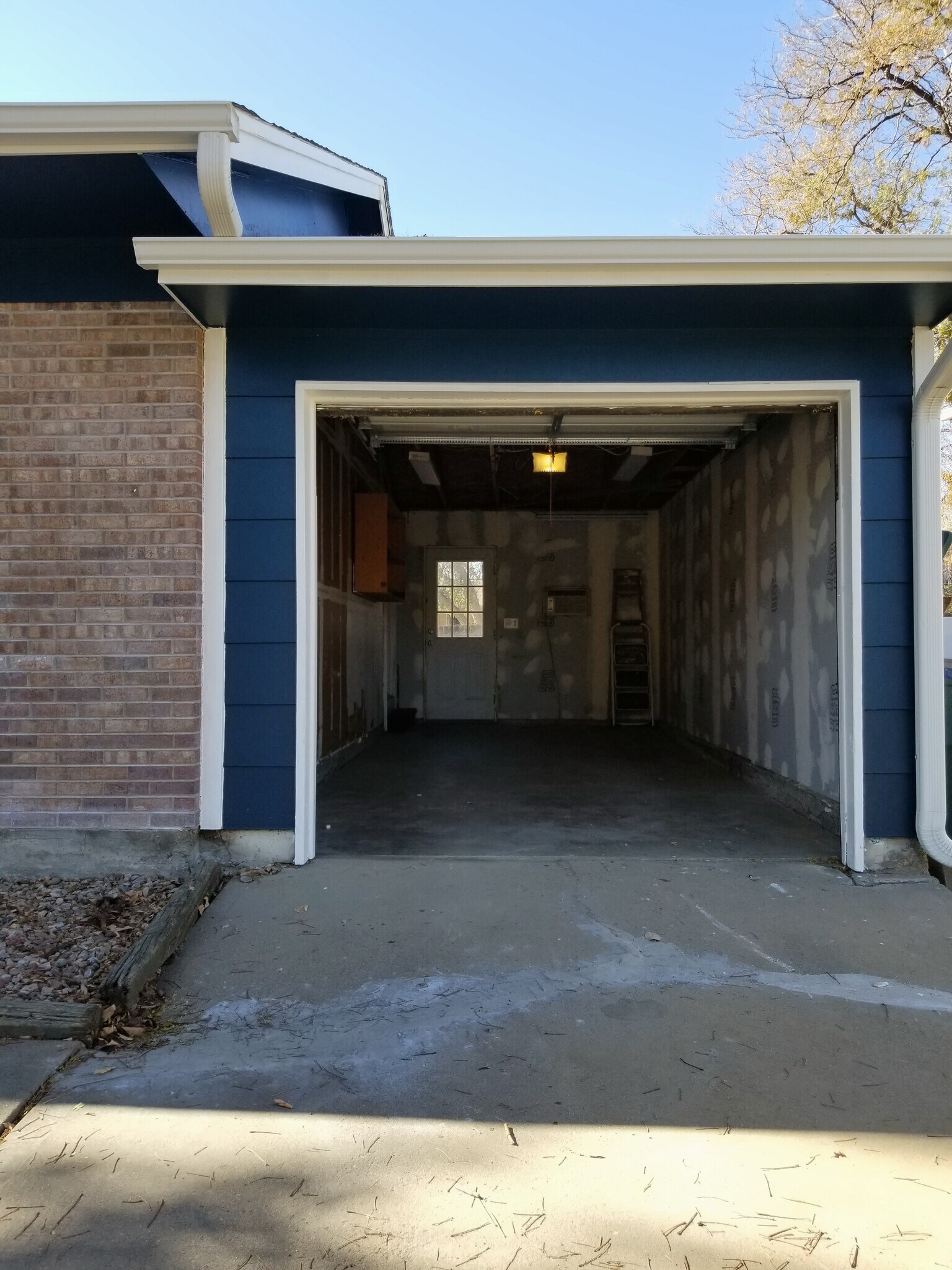 Building Photo - 9725 Fillmore St