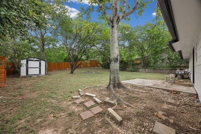 Building Photo - 5206 Emerald Forest Dr