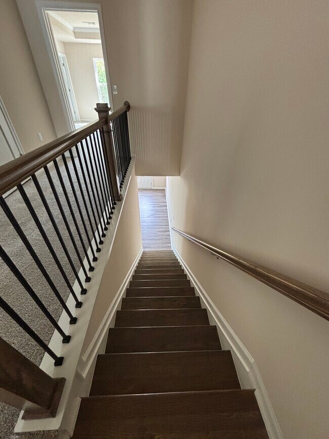 Building Photo - 837 Falls Grove Trl