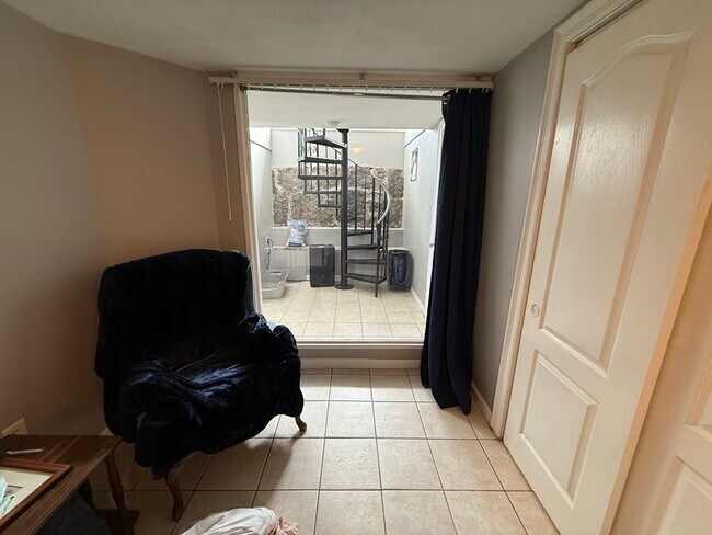 Building Photo - 146 W Fourth St