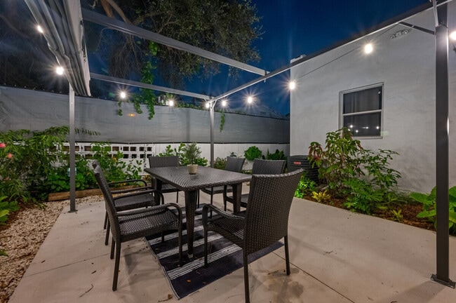 Building Photo - 11 NW 68th Terrace