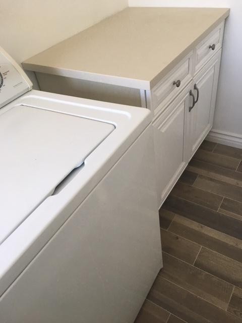 Building Photo - 905 S Curson Ave