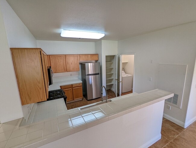 Building Photo - 905 Duckhorn Ct