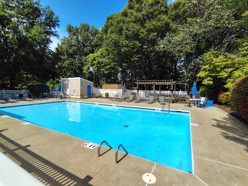 Building Photo - 600 Reusens Rd