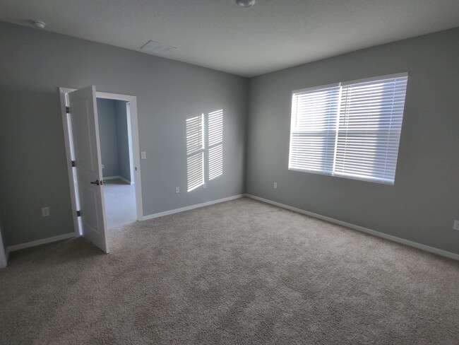 Building Photo - 5385 Sunshine Dr