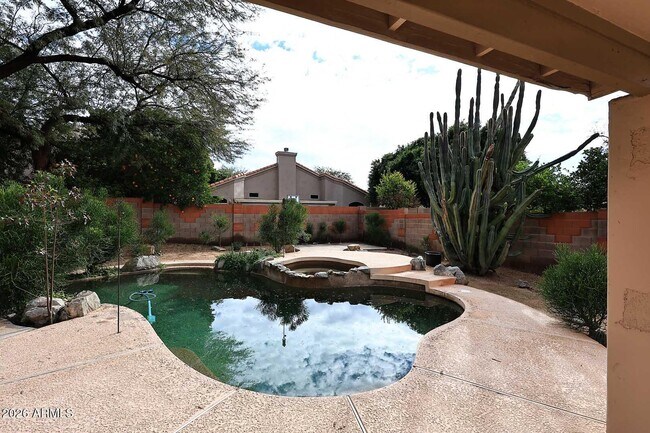 Building Photo - 4591 W Oakland St