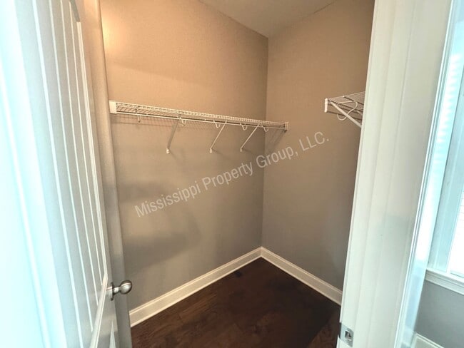 Building Photo - 4BD/4.5BA FOR RENT