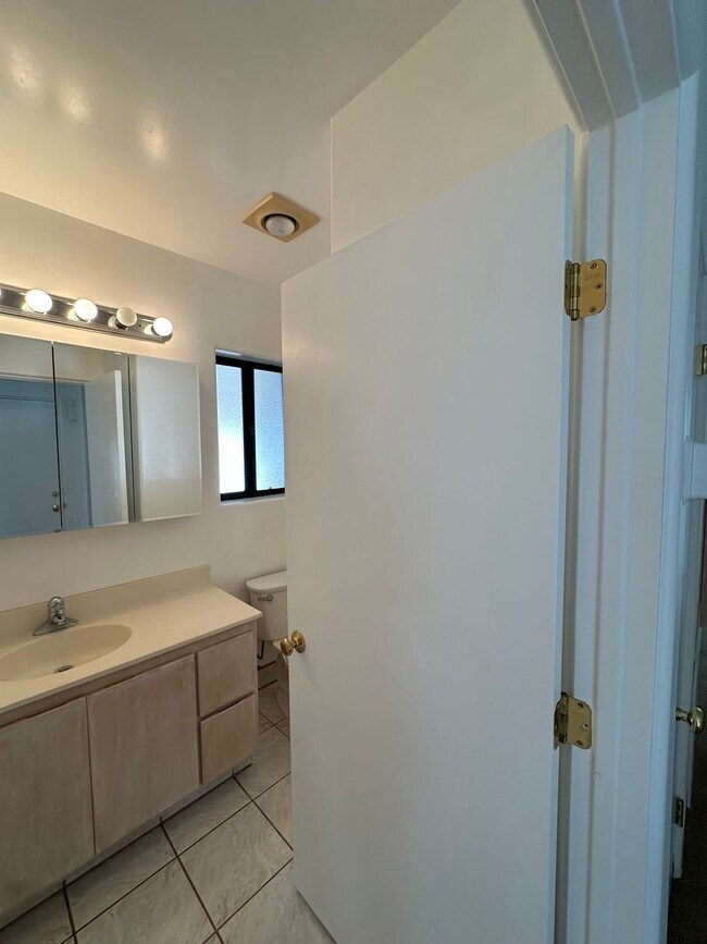 Building Photo - 1200 Palomino Rd