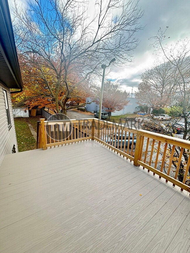 Building Photo - 758 Manor St