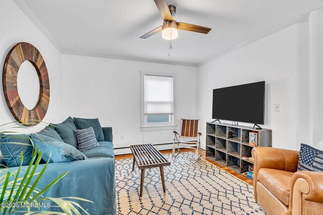 Building Photo - 1227 Bay Ave