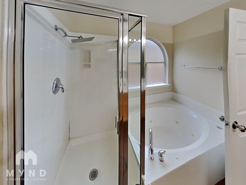 Building Photo - 8930 Wolff Vista