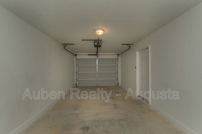 Building Photo - 7010 Antilles Dr
