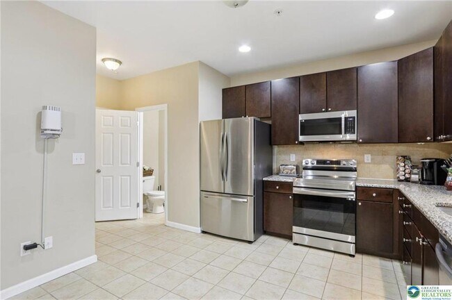 Building Photo - 270 Milkweed Dr