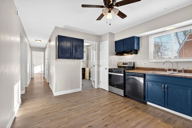 Building Photo - 1700 Kay Dr