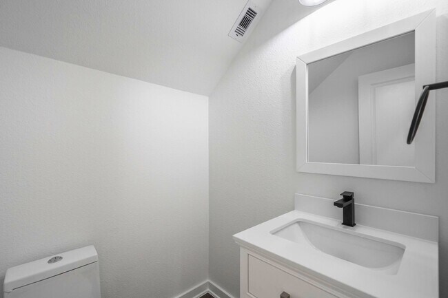 Building Photo - 8440 Berry Brush Ln