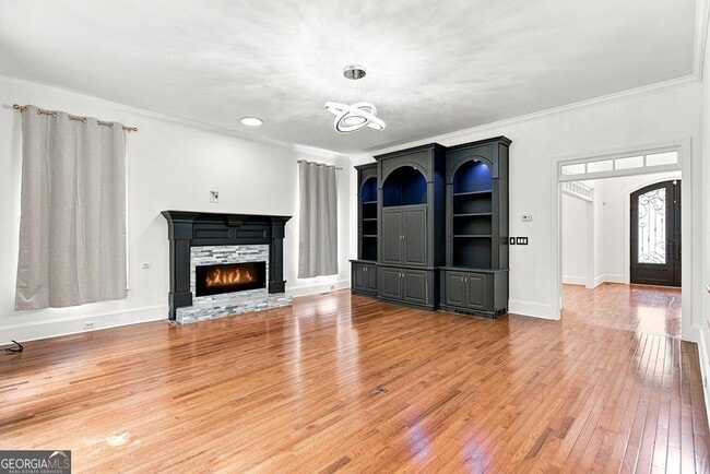 Building Photo - 5170 Deerlake Dr