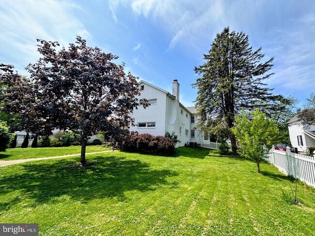 Building Photo - 44 Fulton Ave