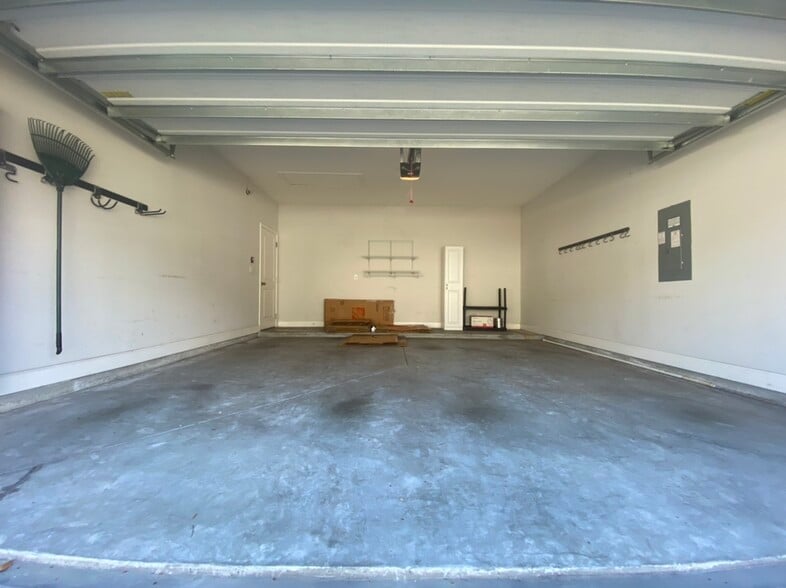 2 car attached garage - 137 Bison Trl