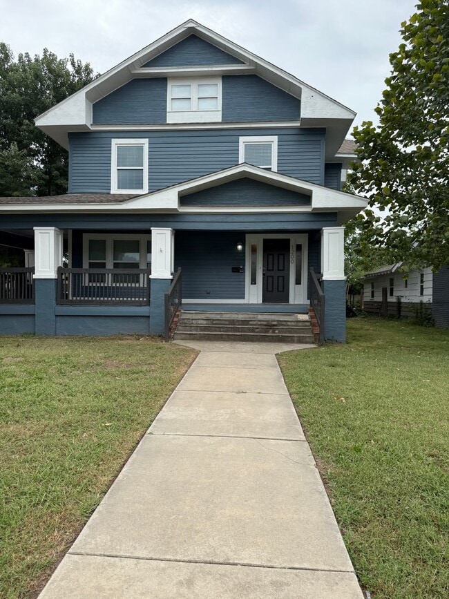 Building Photo - Remodeled Charmer in the Urban Core – Fres...