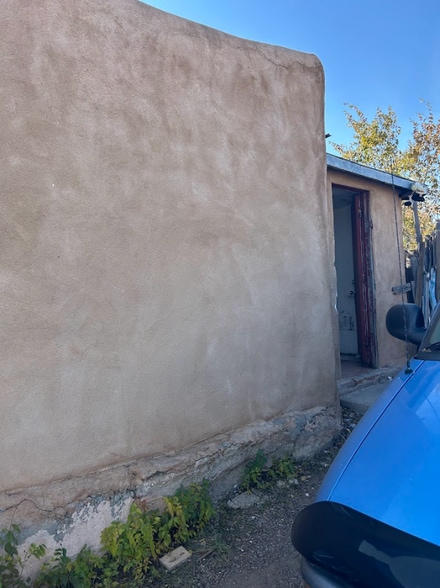 Primary Photo - 1711 1/2 Agua Fria St