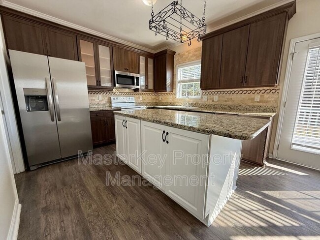 Building Photo - 2916 Hayward Ct